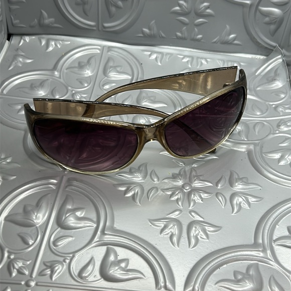 Vintage Gold Frame Sunglasses with Purple Lenses‎ main image 5